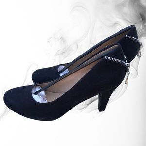 New in box, Rampage black Estie pumps w/ zipper backs.  Womens size 10…SO CUTE!
